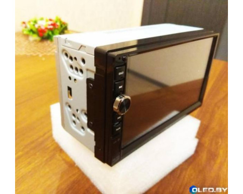 Автомагнитола c встроенным монитором Eplutus CA711